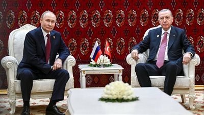 استغرق 40 دقيقة، بوتين يلتقي الرئيس التركي أردوغان في تركمانستان