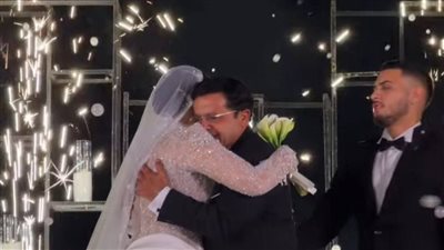 أخبار الفن اليوم: هنيدي يحتفل بزفاف ابنته.. بشرى تحسم جدل ارتباطها.. أشرف زكي يكشف تطورات الحالة الصحية للفنانة عبلة كامل