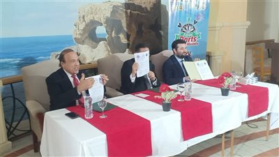 رئيس اتحاد الدارتس يوقع بروتوكول تعاون مشترك مع الاتحادين العربي والدولي