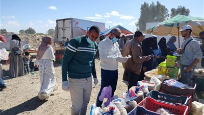 ضبط أغذية منتهية الصلاحية وتحرير 25 محضرا في حملة تموينية بالوادي الجديد 