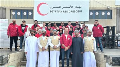 بالتعاون مع سفارة عمان بالقاهرة، العُمانية للأعمال الخيرية تُدخل آلاف الخيام لقطاع غزة