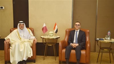 وزير الاستثمار يبحث مع نظيره القطري للتجارة الخارجية تعزيز الشراكات الاقتصادية
