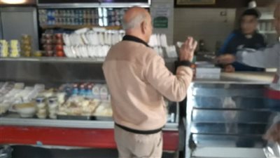 التحفظ على سجائر مهربة وسكر ناقص الوزن خلال حملات تموينية بالقليوبية