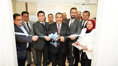محافظ مطروح يفتتح مشروعات صحية جديدة ويدعم تطوير المنظومة الطبية 