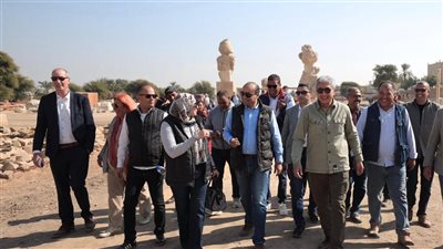 وزير السياحة يتفقد مشروعات الترميم بعدد من المواقع الأثرية بالأقصر 