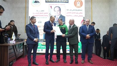 وزير العمل يواصل لقاءاته مع أصحاب الأعمال لإنفاذ القانون الجديد