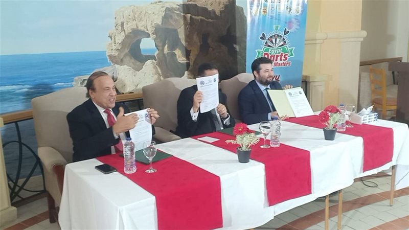 لحظة توقيع بروتوكول