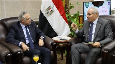 جامعة قناة السويس تبحث التعاون الأكاديمي مع المستشار التعليمي للسفارة التركية بالقاهرة