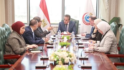 وزير الصحة يبحث تطبيق الاستراتيجية القومية للصحة الرقمية