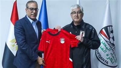 أمين اتحاد الكرة يبحث مع رئيس بعثة منتخب اليابان للناشئين سبل التعاون 