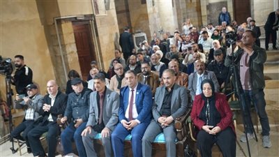  قراءة الفاتحة على أرواح شهداء فلسطين في بيت الشعر العربي