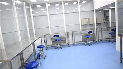 رئيس الهيئة القومية للاستشعار من البعد يفتتح غرفة نظيفة متكاملة