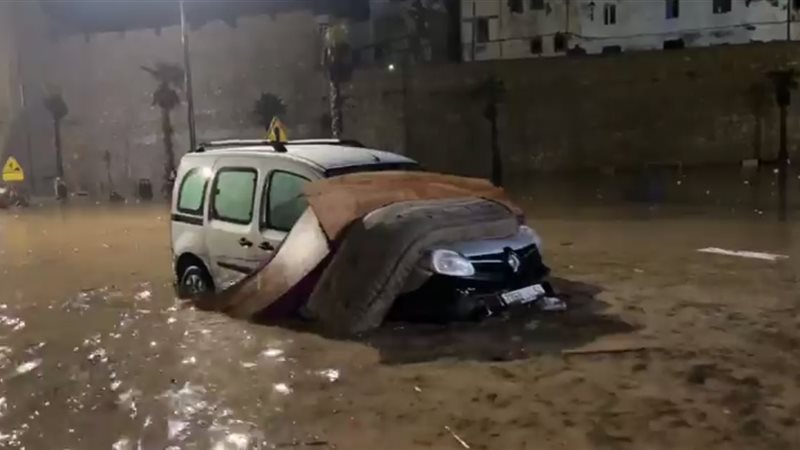  سيول تضرب مدينة