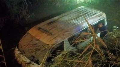 انتشال 4 مصابين بحادث انقلاب ميكروباص داخل ترعة بقنا