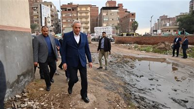 محافظ الغربية يستجيب لأهالي المستعمرة بالمحلة ويوجه بحل مشكلات الصرف والنظافة 