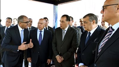 رئيس الوزراء يفتتح مصنع إنتاج الطلمبات الغاطسة بشركة قها للصناعات الكيماوية