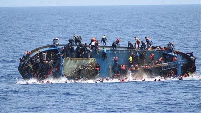 بالأسماء، مصرع وفقدان 27 مصريا في حادث غرق قارب هجرة باليونان