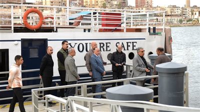 محافظ الدقهلية يتفقد الأتوبيس النهري والمكتبة العامة بالمنصورة