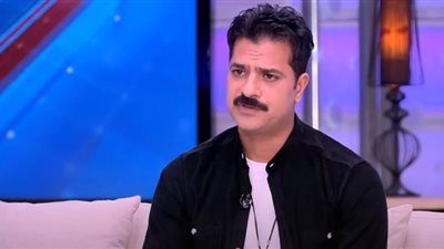 مصطفى أبو سريع يعلن انفصاله بهدوء: الطلاق تم بالتراضي والمودة مستمرة من أجل الأبناء