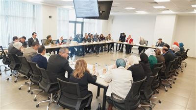 جامعة عين شمس تتوسع في استخدام خدمات وحدة الميكروسكوب الافتراضي