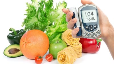 أبرزها السبانخ والبقوليات، أكلات تساعد على ضبط سكر الدم طبيعيًا