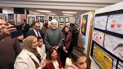 وكيل الأزهر ومفتي الجمهورية يفتتحان معرضًا للأعمال الفنية لذوي الهمم 