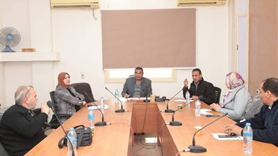 تسليم نماذج التصالح للمواطنين في واحات الوادي الجديد