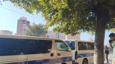 أسرة الفنانة نيفين مندور تصل إلى مشرحة كوم الدكة بالإسكندرية لاستلام الجثمان