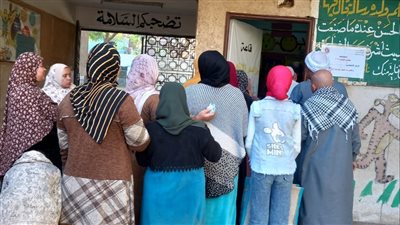 إقبال نسائي ملحوظ للتصويت بلجنة مدرسة الزهويين بشبين القناطر 