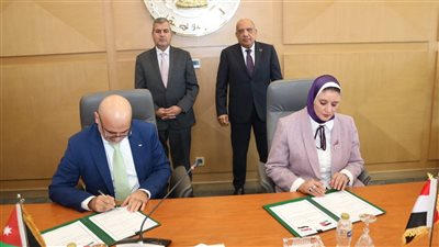 وزير الكهرباء ونظيره الأردني يشهدان مراسم توقيع عقد تبادل الطاقة لعام 2026