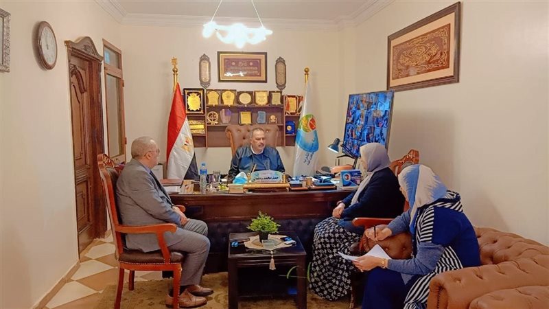 اجتماع مع عميد كلية
