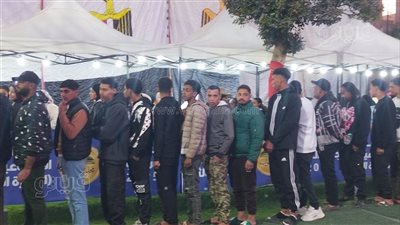 قبل غلق صناديق الاقتراع، إقبال الناخبين على التصويت بلجنة مركز الثقافة بفايد (فيديو) 