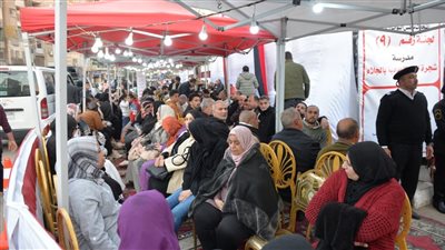 محافظ الدقهلية يواصل لليوم الثاني على التوالي متابعة سير العملية الانتخابية في لجان مجلس النواب بمدينة المنصورة