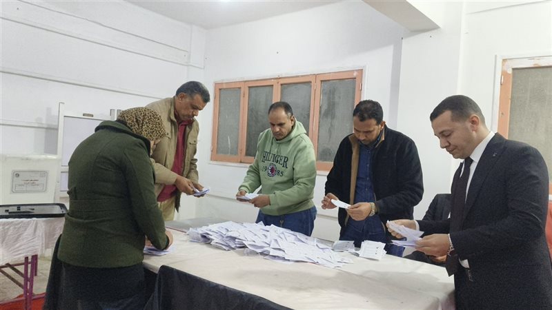 الفرز للأصوات بأحد
