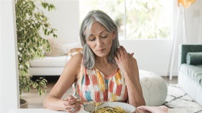 للنساء بعد انقطاع الطمث، تعرفي على أسرار الريجيم الناجح