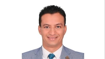 فوز مدرس بجامعة بني سويف بجائزة عالمية للحفاظ على اللغة العربية