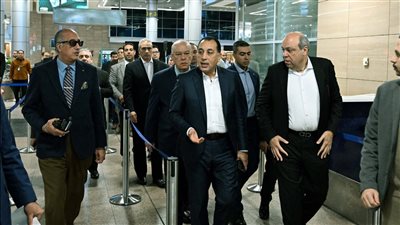 رئيس الوزراء يبدأ جولة تفقدية موسعة بمطار القاهرة الدولي