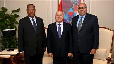 كامل الوزير يبحث إطلاق مشروعات مشتركة مع تنزانيا في النقل والصناعة