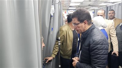 رئيس جامعة بنها يحيل طبيبين بالمستشفى الجامعى للتحقيق