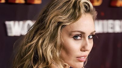 مايلي سايرس تعلن عن جولة غنائية لشخصية هانا مونتانا 