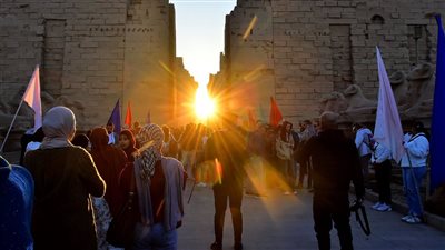 مصر تعلن للعالم بدء فصل الشتاء من الأقصر، تفاصيل الاحتفال بتعامد الشمس على معبد الكرنك (صور) 