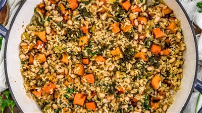 طريقة عمل الأرز البني بالقرع العسلي والزعتر، طبق شتوي بقيمة غذائية عالية