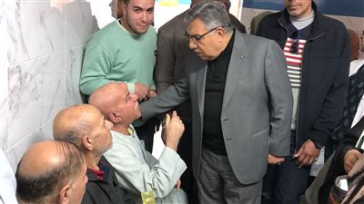 محافظ الدقهلية يتفقد عيادة ابن لقمان للتأمين الصحي بالمنصورة