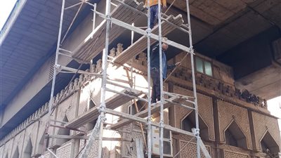 رئيس مدينة الزقازيق يتابع أعمال ترميم كوبري الصاغة بالشرقية 