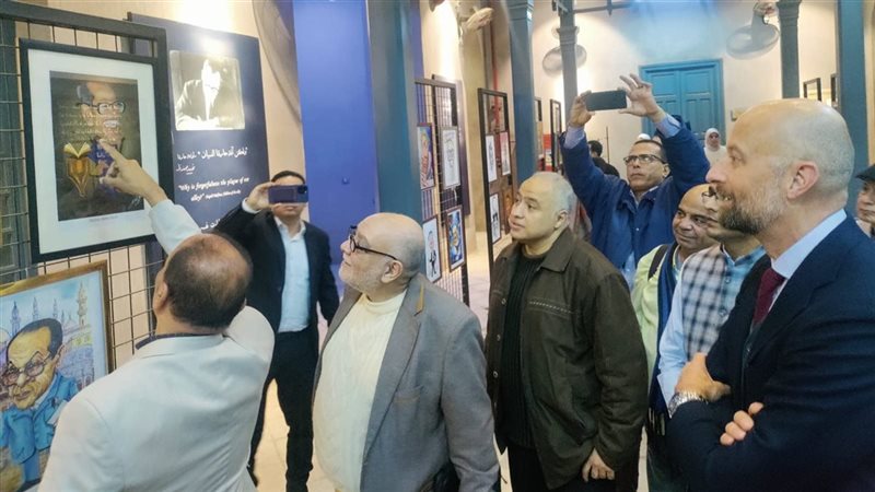 معرض لقاء العظماء،