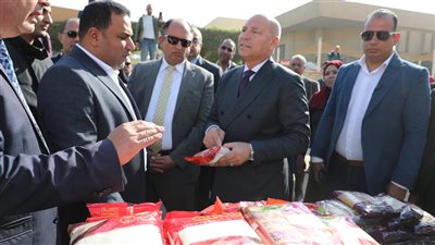 محافظ القاهرة يفتتح معرضا للسلع الغذائية بجامعة العاصمة