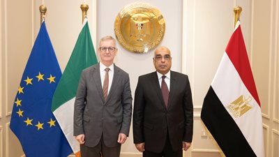 وزير العدل يبحث مع السفير الإيرلندي تعزيز التعاون القضائي 