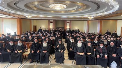 الأنبا مرقس يرأس اجتماع كهنة إيبارشية شبرا الخيمة ويناقش توصيات خدمة العيد