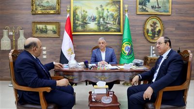 محافظ الإسماعيلية يستقبل رئيس الاتحادين المصري والعربي للووشو كونغ فو