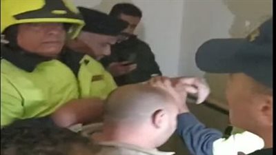 الشرطة تنقذ محتجزا داخل أسانسير بالنزهة ونشطاء التواصل الاجتماعي يشيدون بسرعة التعامل مع الموقف